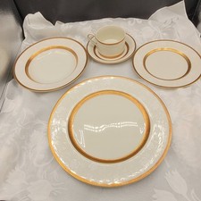 Mikasa Antique Lace L5531 5-Piece Place Setting Vintage Dinnerware