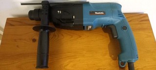 Makita HR2020 SDS Plus 110V Rotary Hammer Drill 710W. Case. Bits x2. No Reserve