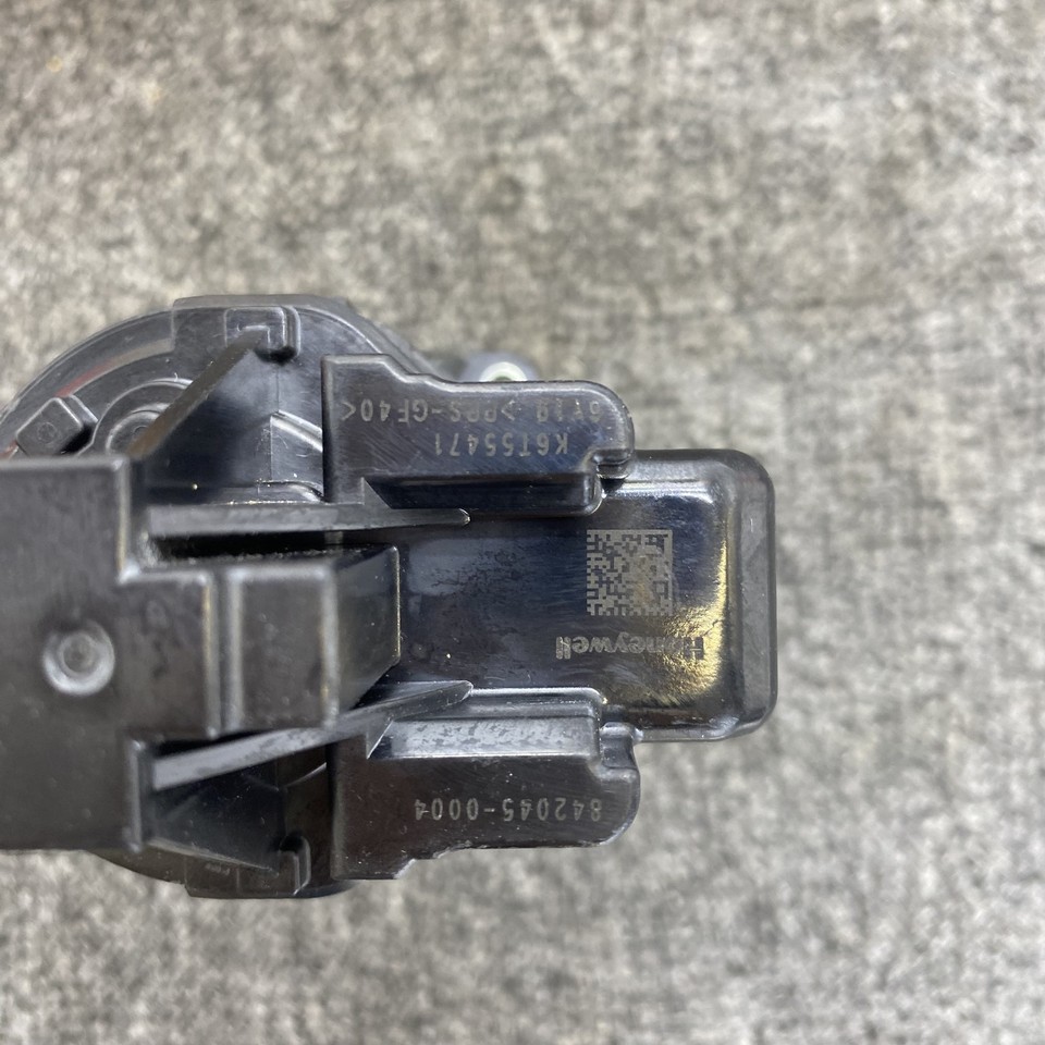 2016-2022 BMW 750i M550 Turbocharger Wastegate | 11658680616 11658628069