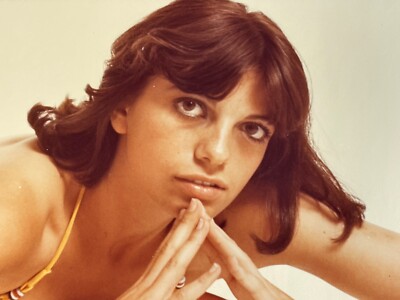 L5 Photograph Pretty Beautiful Woman Close Up POV 1980's Brunette Artistic
