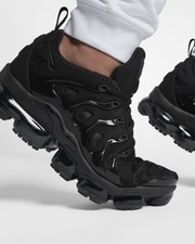 nike air max plus voltage purple