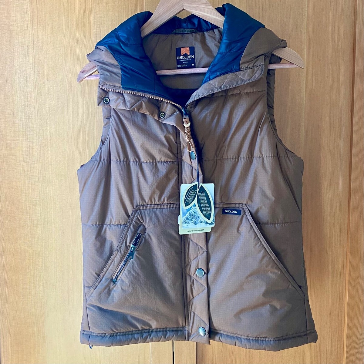 Holden outerwear willow puffer vest with hood, size M NWT