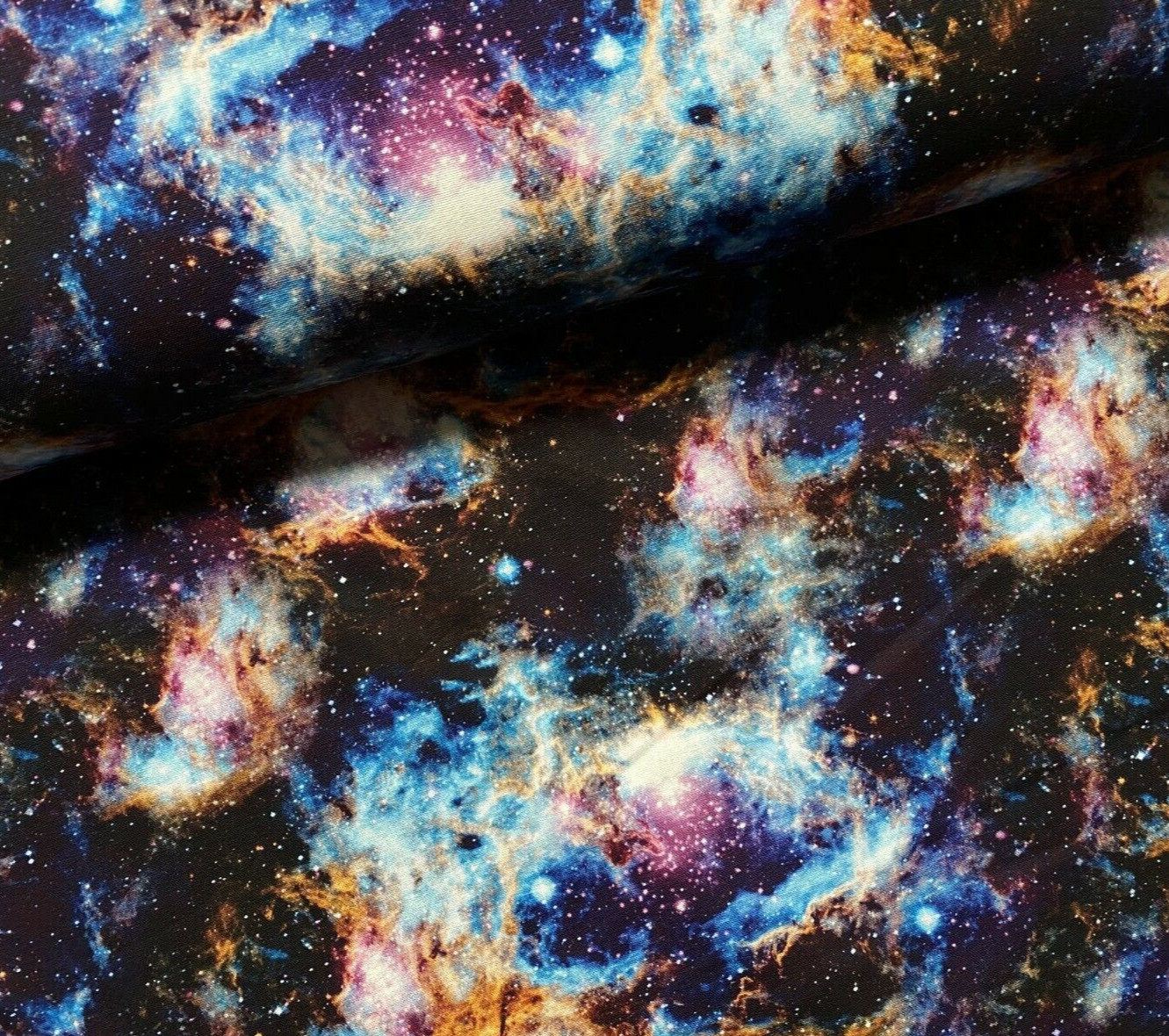 Baumwollstoff Stoff Meterware Patchwork 50 cm Galaxy Milchstraße Universum Bunt