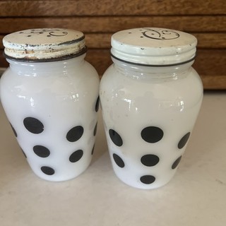 ANCHOR HOCKING Fire King Black Dot Salt Pepper Shakers Milk Glass Vintage MCM