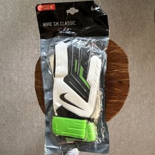 Nike GK Classic Soccer Goalkeeper Gloves Size...