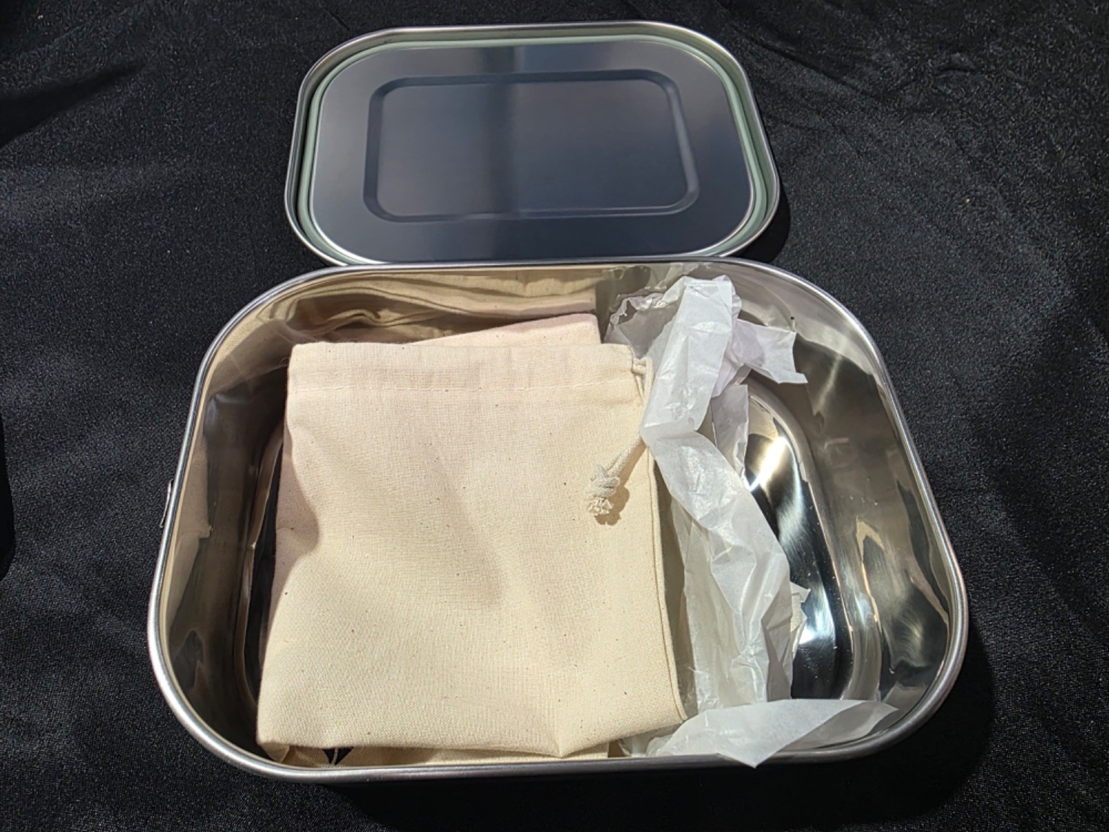 Navaris Stainless Steel Lunch Box - 47 oz (1400ml) Food Container with Divider,