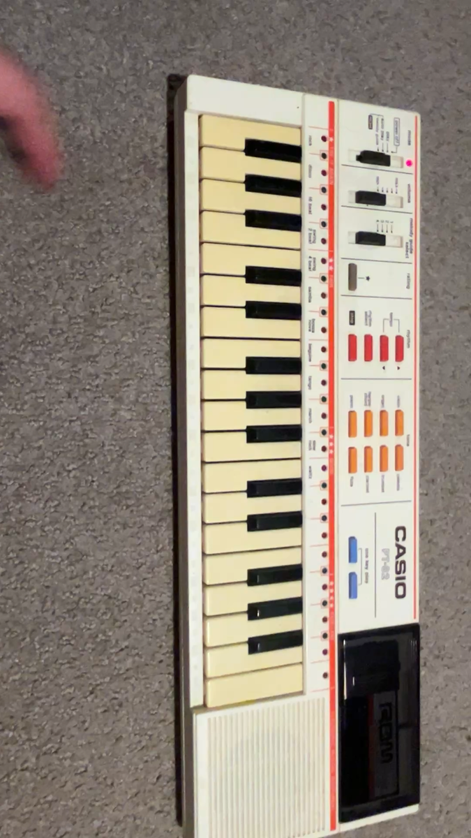 Vintage Casio Electronic Keyboard PT-82 with ROM Pack RO-551 World