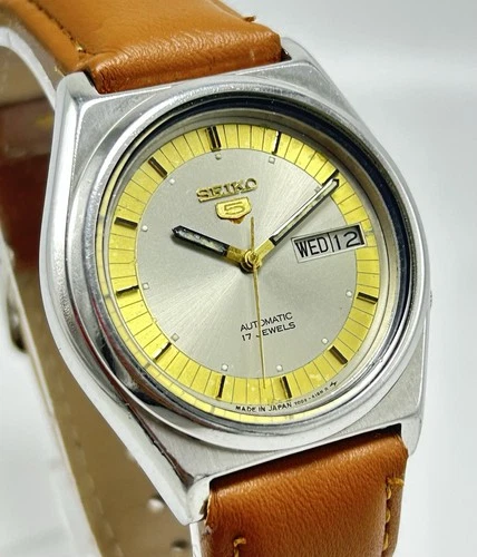 Vintage Seiko 5 Silver Dial Day-Date Automatic Movement No.7009A Men Wrist Watch