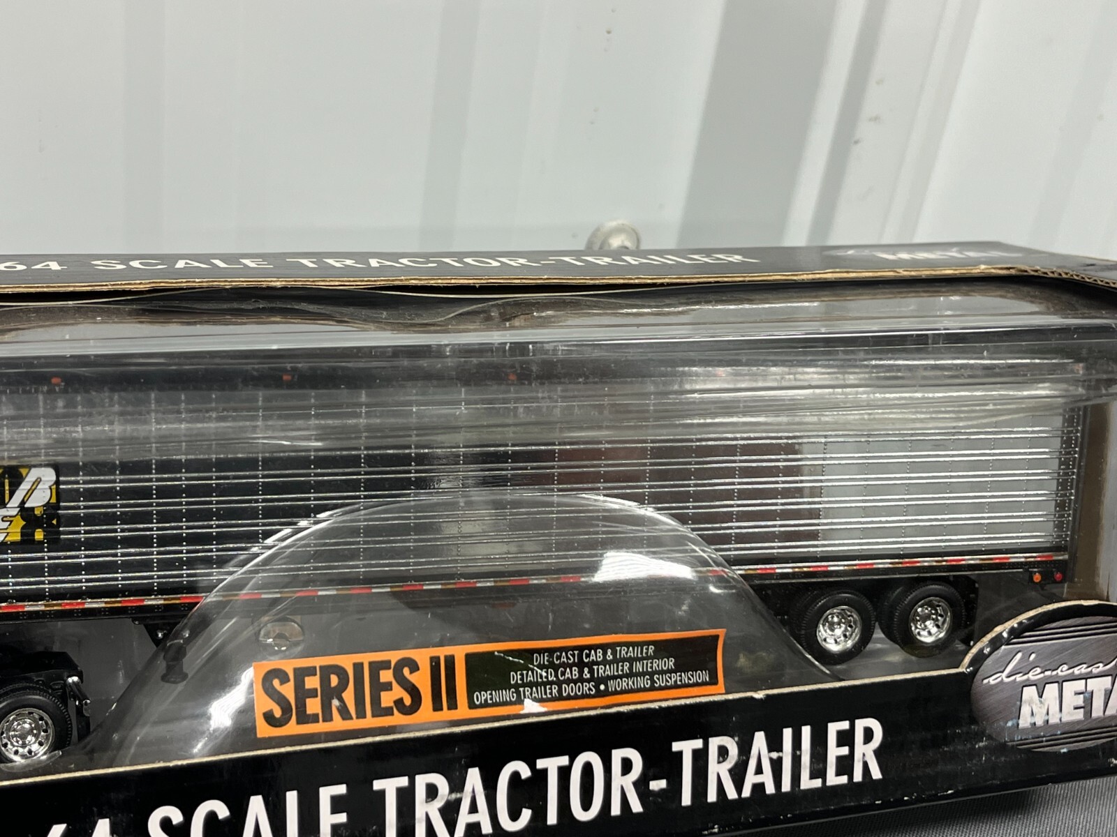 Peterbilt 379 CHROME 53' Reefer 164 DCP MILLER Bros Express 30660