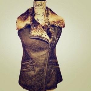 members only vest