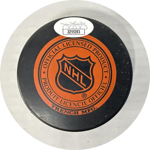 Wayne Gretzky Autographed Los Angeles Kings Hockey Puck JSA ZZ55393 - Picture 2 of 3