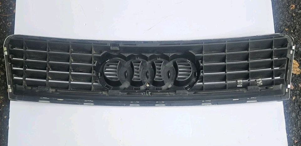 2002-2005 Audi A6 Quattro OEM Hood Grille w/ Emblem  - Image 2 of 3