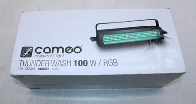 Cameo Thunder Wash 100 W 3 in 1 Stroboskop-, Blinder- und Waschlicht 132 x 0,2 W weiß