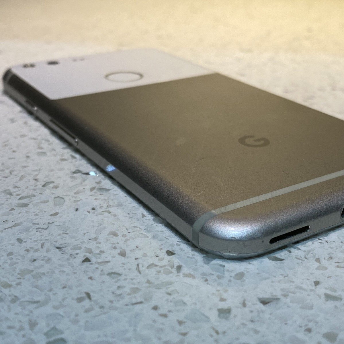 Google Pixel - 32GB - Very Silver Smartphone - for parts - G