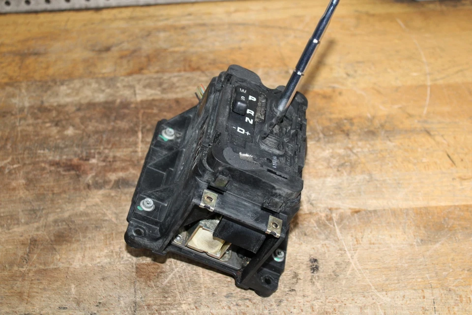 Palanca de cambios de piso Mercedes-Benz W210 E320 2001 OEM PP210 267 075 Foto 2 de 4