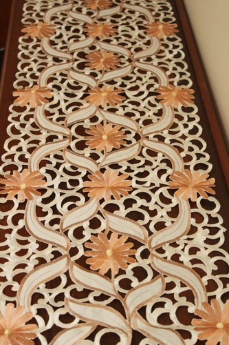Corredores de mesa de alta calidad elegantemente bordados para muebles y decoración del hogar - Imagen 2 de 3