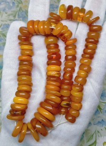Amber baltic antique natural old egg yolk rare beads 54gramm cracks,bernste