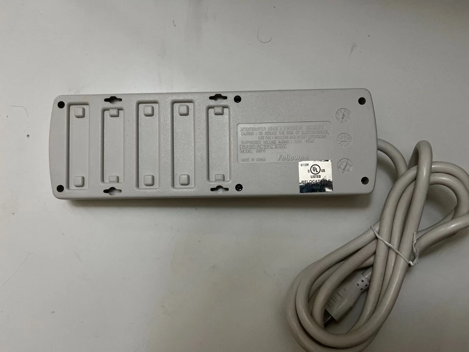 Fellowes 8 Outlet Surge Protector Power Strip 6ft 1875W Model-99015 USED - Image 2 of 3