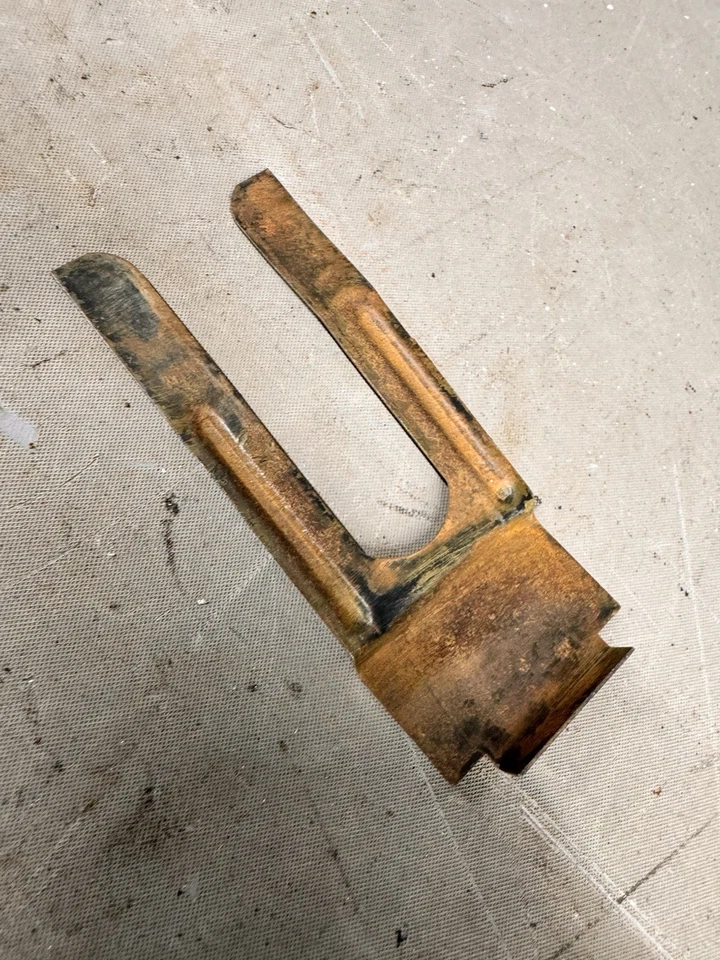 Clip de retención de cerradura de puerta de camioneta Ford 1957-1963 Thunderbird Fairlane personalizado Foto 3 de 4