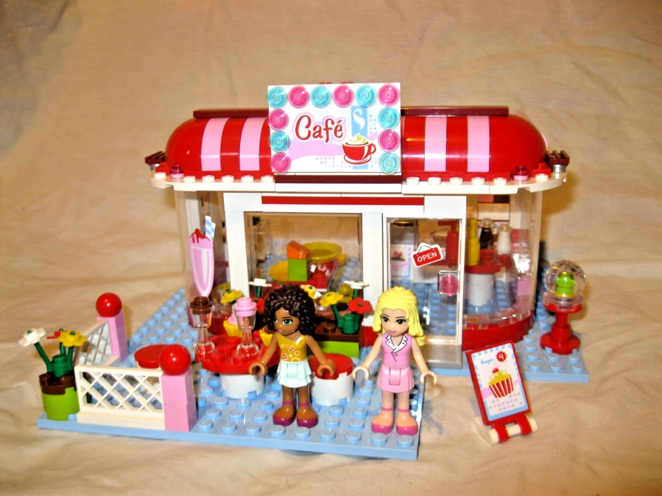 LEGO Friends 3061 City Park Café, photo 1 sur 5