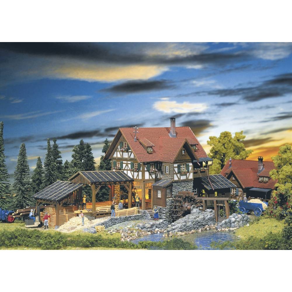 Scierie H0 avec moteur pour animer facilement un décor de train miniature
