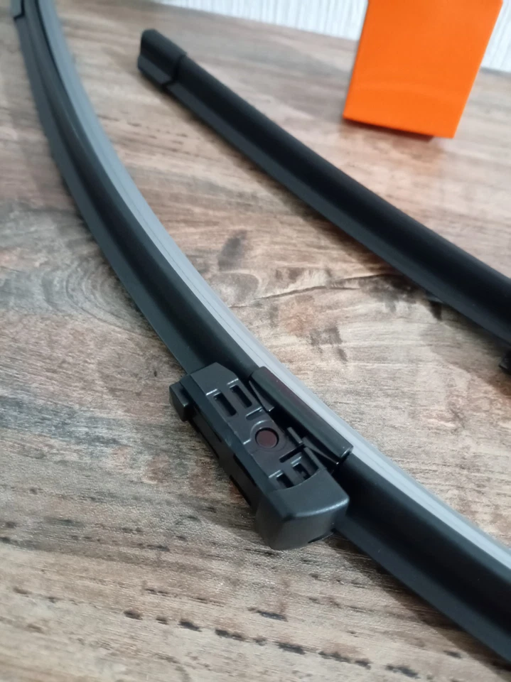 2x Oueoctv Wiper Blades (Pair) Flat Aero type 3397007587 Aerotwin 680/515mm - Image 3 of 4