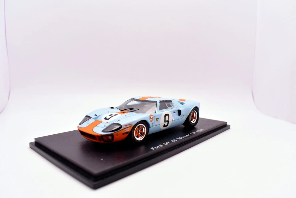 Modellino auto racing scala 1:43 Ford GT 40 Le mans Spark modellismo statico - Immagine 3 di 4