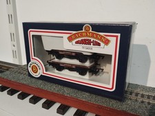 Bachmann (OO) 33-335 Conflat Wagon Twin Pack.