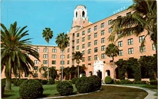 Scenic Vinoy Hotel, St. Petersburg, Florida Postcard