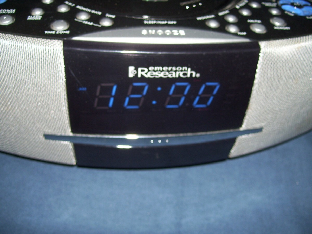 Emerson Research Used AM/FM CD Player Alarm Model CKD5811 Damaged