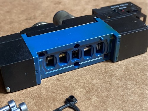 REXROTH 2518-1-9110-1 Solenoid Valve 24V DC Mounting Hardware & Gasket FAST SHIP - 第 6/8 張圖片