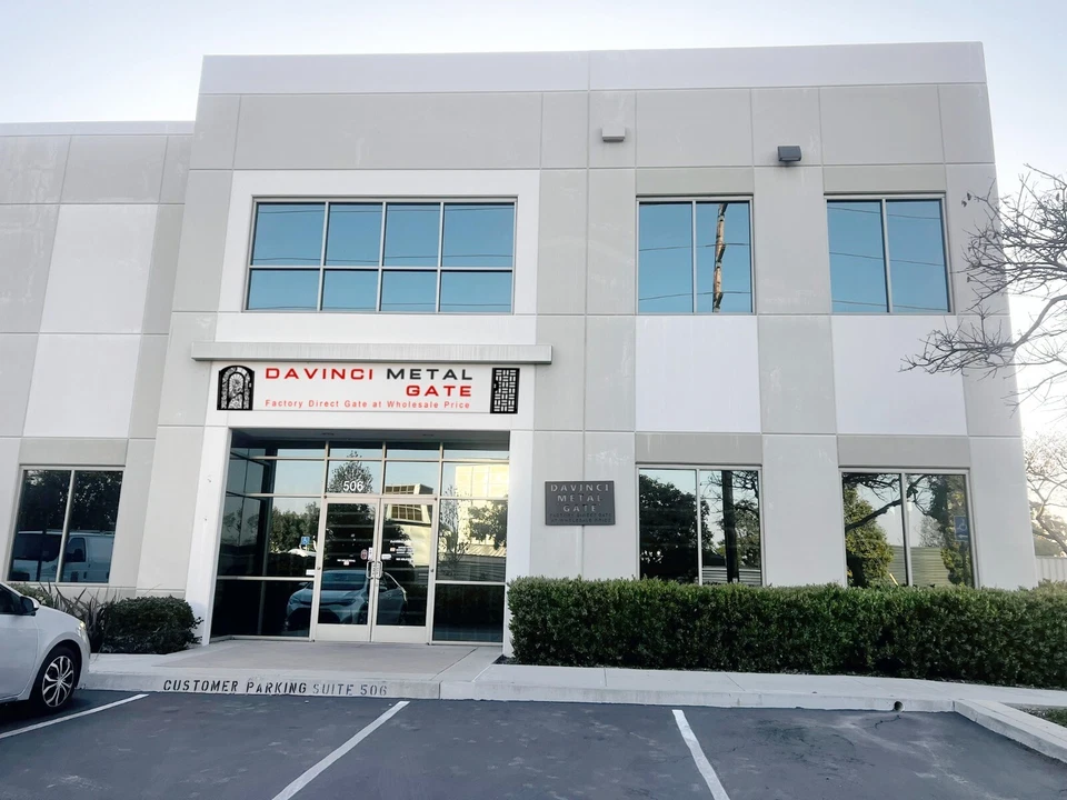 Metal Gate Modern Urban Pedestrian Walk Iron Garden Gate driveway gate - Image 3 of 4