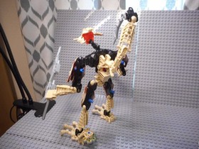 LEGO BIONICLE Glatorian Legends: Vorox (8983) 2009 NO INSTRUCTIONS NO PACKAGE