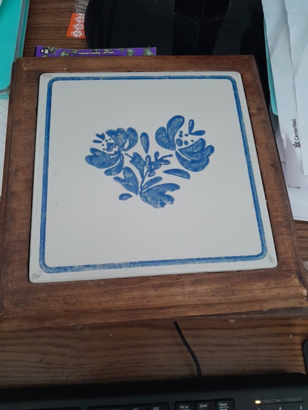 Pfaltzgraff Yorktowne Wood & Stoneware trivet