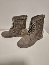 Stiefeletten Gr. 38, Khaki/oliv, mit Nieten
