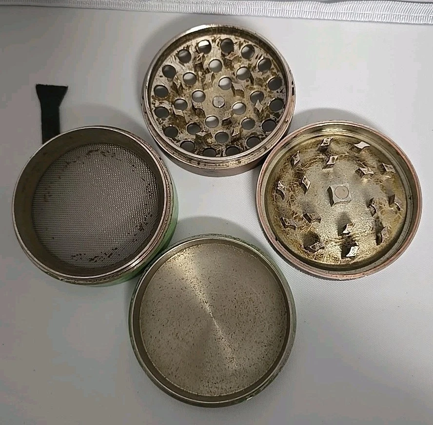 SharpStone 63MM Spice Tobacco Herb Grinder -4 Piece- GunMetal
Opens in a new window or tab