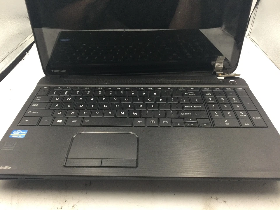 Toshiba Satellite C55T-A5278 15" Laptop Intel Core i3 5th Gen.- NO POWER -BB - Image 3 of 4