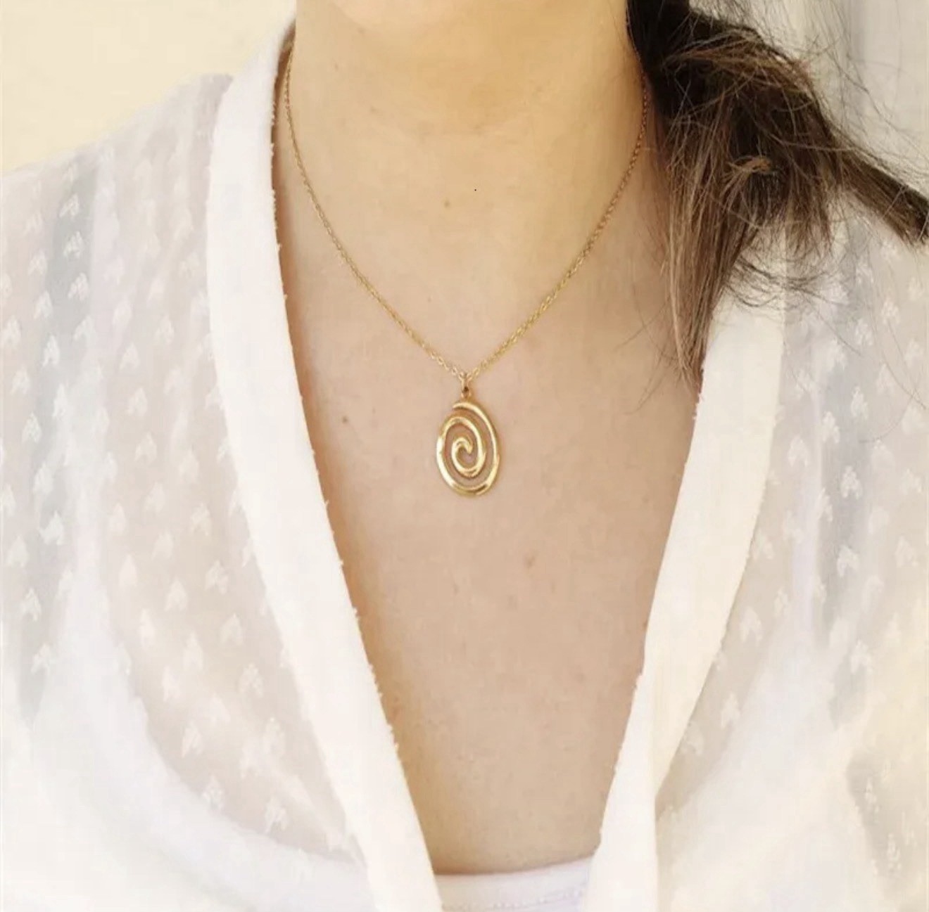 Collier maille serpent anti-nœuds en titane hypoallergénique pour peaux sensibles