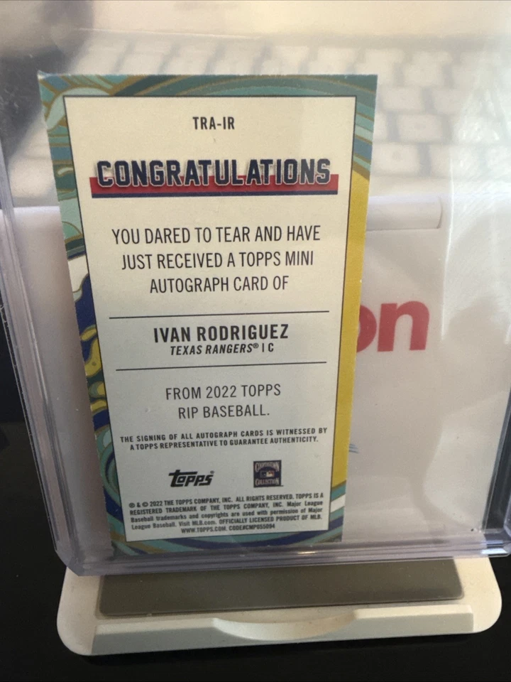 Topps Rip Mini 2022 Ivan Pudge Rodriguez automático #2/10 azul en tarjeta ¡automático! Foto 3 de 3