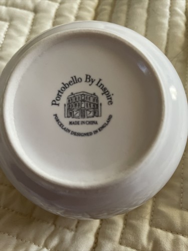 Tazze da tè Potbelly con vassoio in bambù di Inspire set di 4 porcellana bianca nos MCM Vint - Foto 3 di 8