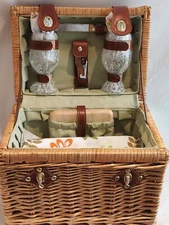 Picnic Time Napa-Botanica Picnic Basket with Wine and Cheese Service for Two