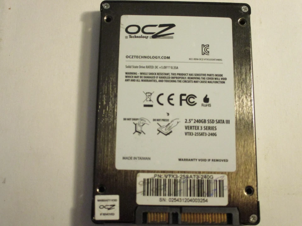 OCZ  Vertex 3 VTX3-25SAT3-240G 240GB 2.5" in SATA III SSD Solid State Drive - Image 2 of 2