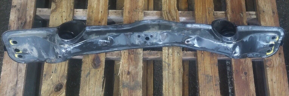 Soporte de viga de soporte de bastidor de travesaño delantero Honda Accord 1990-1993 Foto 2 de 4