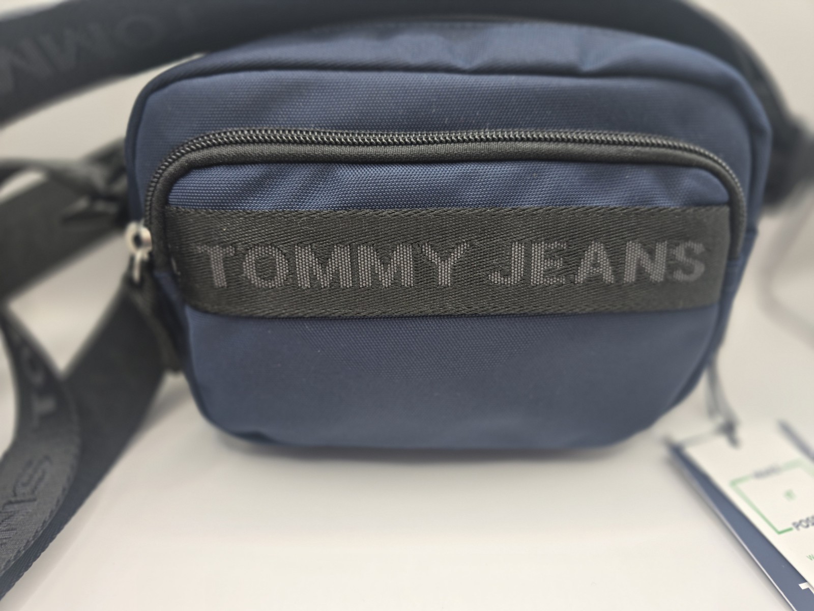 Tommy Jeans essential cross body bag in blue, Unisex BNWT image 3
