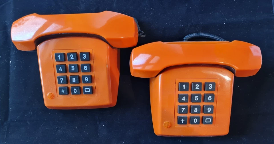 Haustelefon DDR orange Plastik Type 230 G Ostalgie 2 Telefone Zwintschöna Pouch - Bild 2 von 4