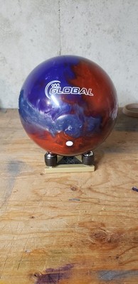 900 GLOBAL VIKING BOWLING BALL 15 POUNDS ASYMMETRIC #25GVKJ31M014