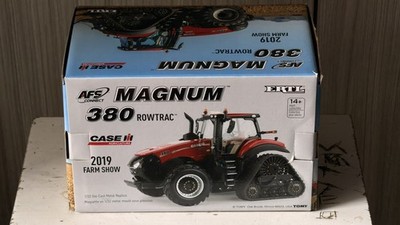 1:64 Case IH Magnum 380 Rowtrac 2019 Farm Show Silver Chaser 44201OTP