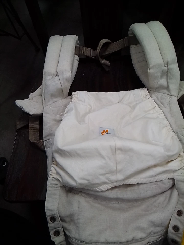 Ergobaby 原装婴儿背带新生儿 48 个月,3 个位置,全新 — 第 2/4 张图片