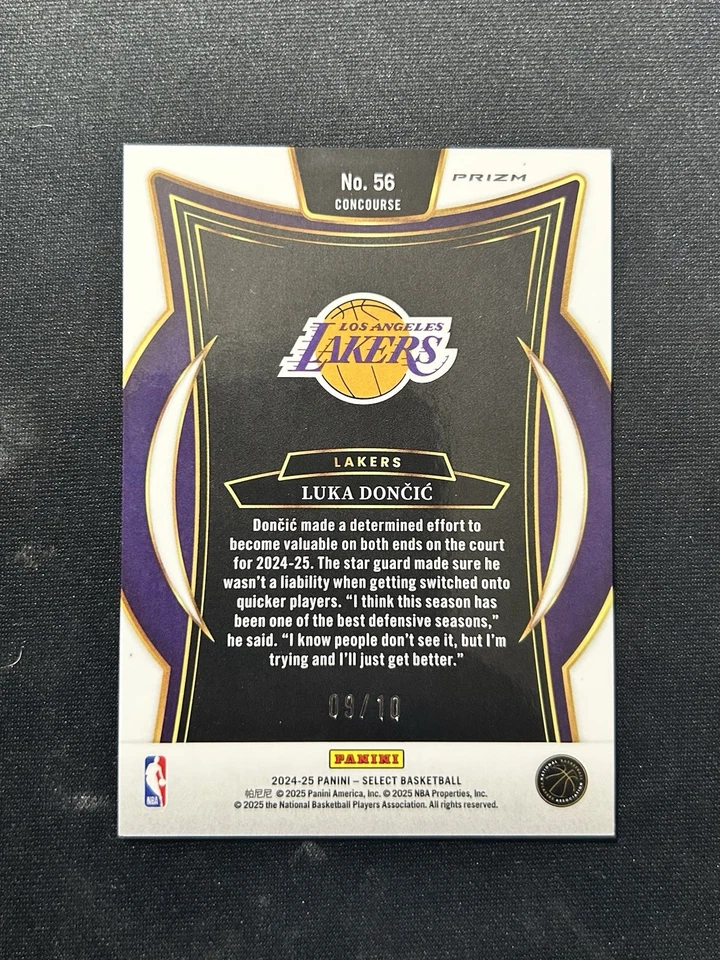 Panini Select Luka Doncic #56 Gold Seismic Prizm 2024-25/10 Foto 2 de 2