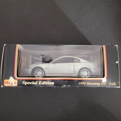 Maisto Special Edition 1:18 Ford Mustang GT 1999 Silver 35th